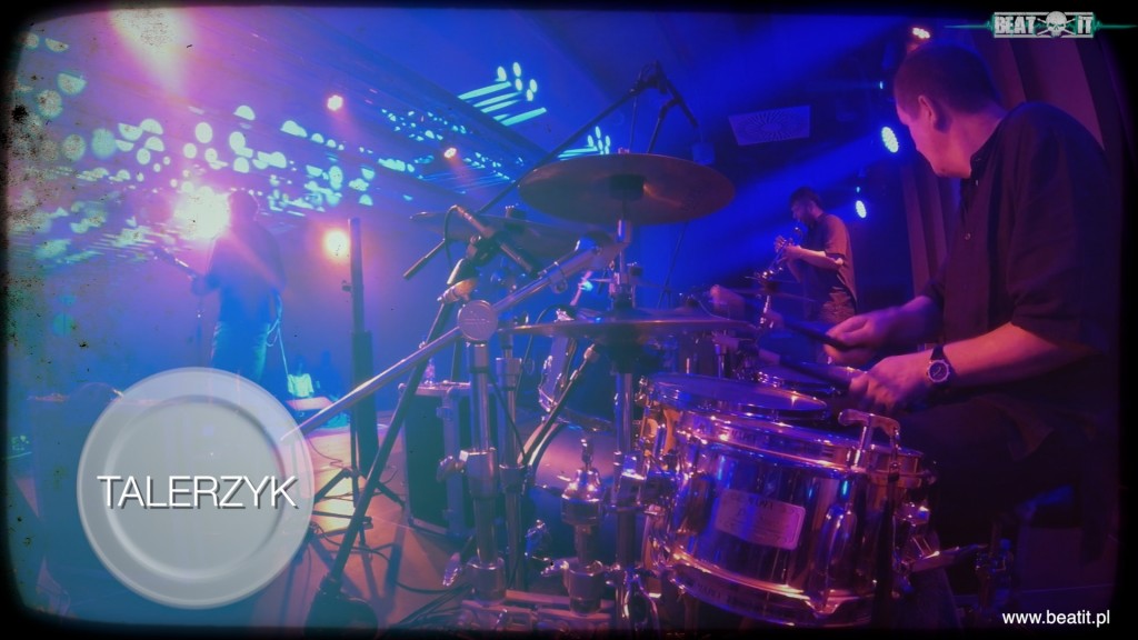 Jacek Olejarz & Raz Dwa Trzy – “Talerzyk” na żywo