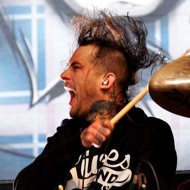 mike fuentes pierce the veil