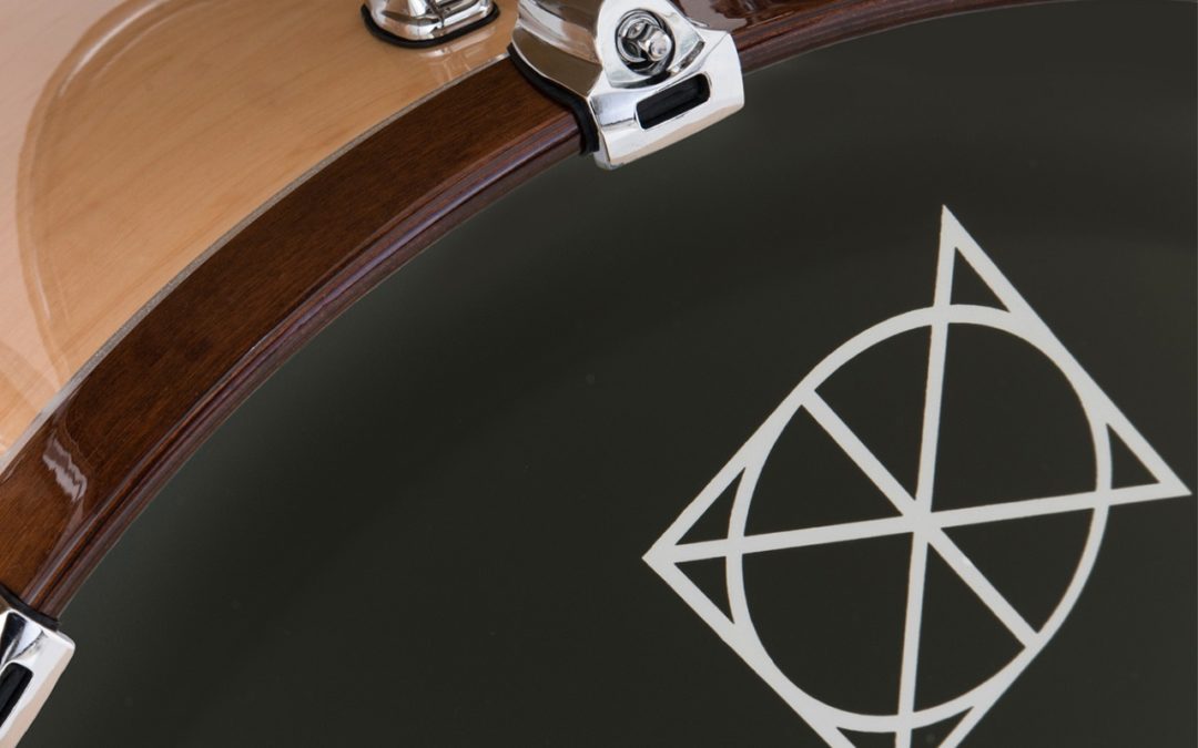 Dixon przedstawia zestaw Cornerstone