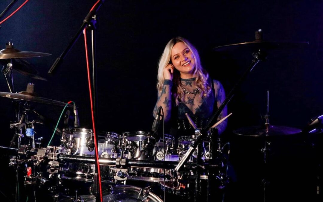 Rebekah Rayner artystką DW Drums