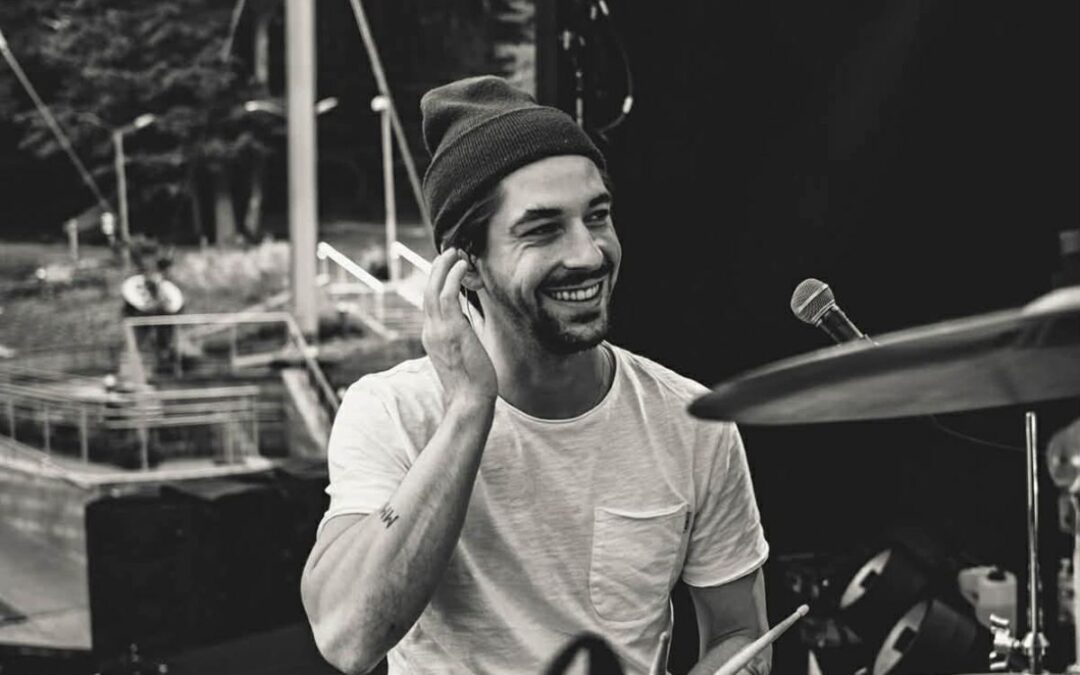 Nowy perkusista T. Love