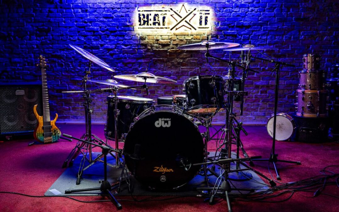 Rozwijaj Koordynację i Kreatywność: Nauka Gry na Perkusji w BeatIt